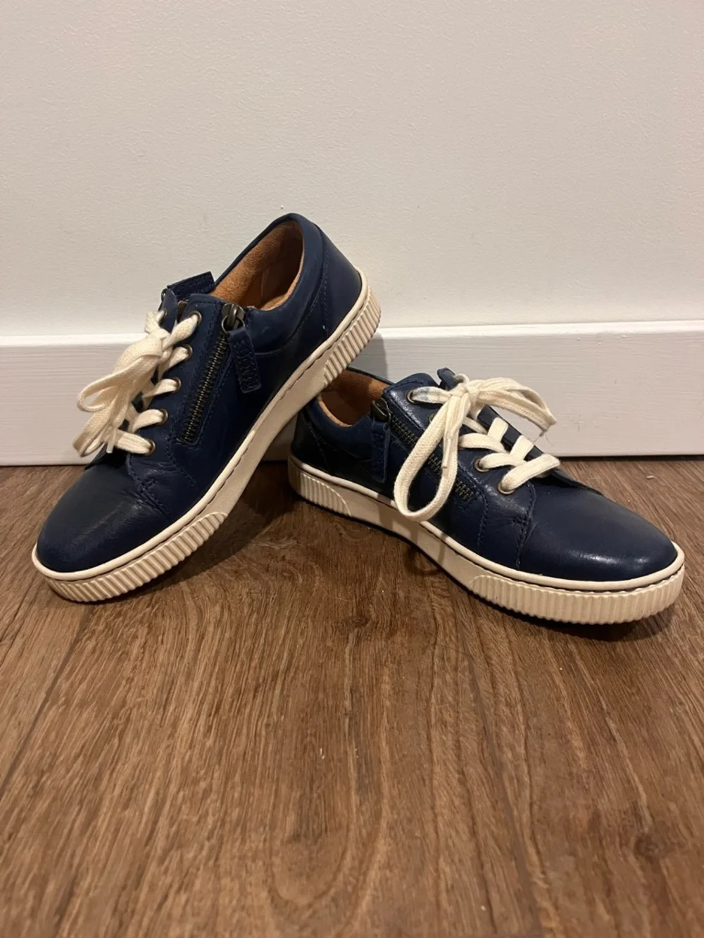 Born Paloma Leather Sneaker